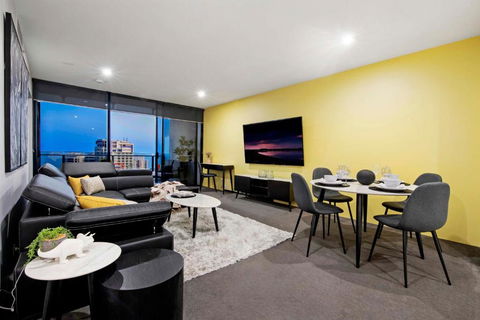 OCEAN VIEW - One Bedroom Spa Apartment - Circle On Cavill - Self Contained, Privately Managed - Broome Tourism 2
