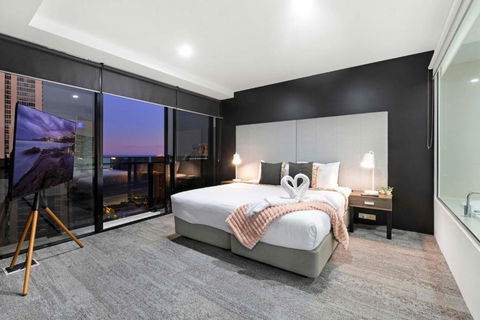 OCEAN VIEW - One Bedroom Spa Apartment - Circle On Cavill - Self Contained, Privately Managed - Broome Tourism 0