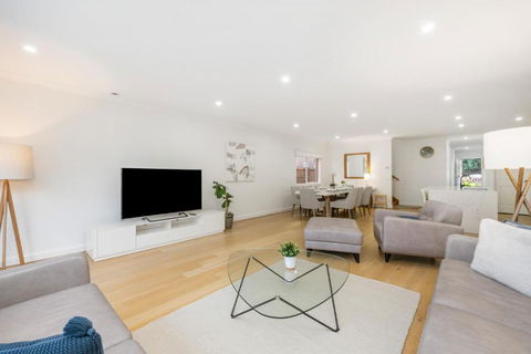 Newsom House - Stylish & Elegant Home With 4 King Beds - Broome Tourism 2