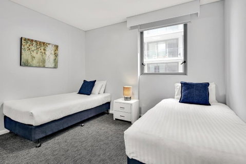 North Sydney Large Two Bedroom MIL2302 - Broome Tourism 2