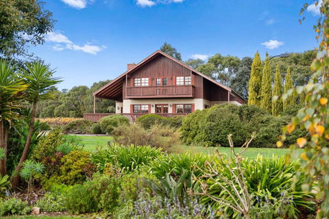 Northway Downs Estate Vineyard - Broome Tourism 0