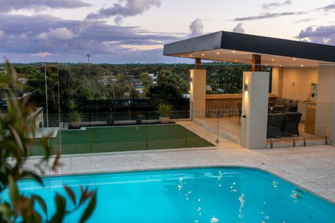 OASIS ON SUNSET - Tranquility Close To The Ocean - Broome Tourism 1