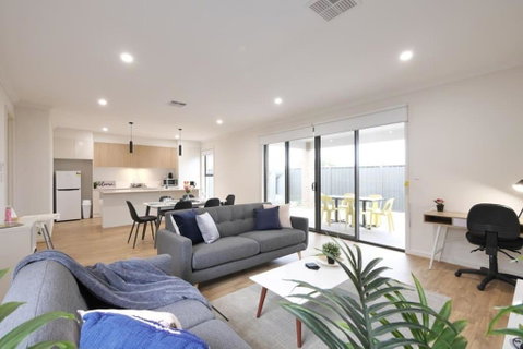 No Stairs Dbl Garage Aircon Woodville North - Broome Tourism 0