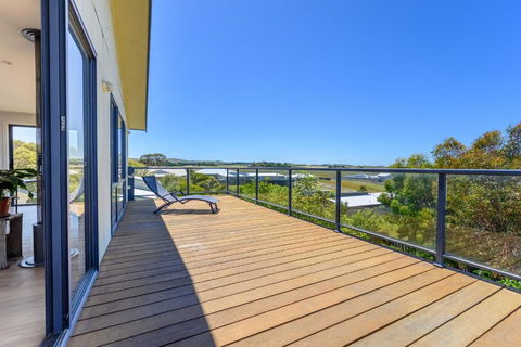 Ocean & Country Views, Spa, Pets Welcome, Fireplace - Your Ocean Oasis 10 Minutes To Phillip Island - Broome Tourism 2