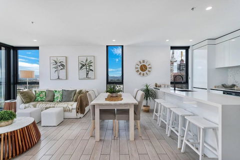 OPUS Apartment - Beach At Your Doorstep Short Walk To Light Rail - Broome Tourism 3