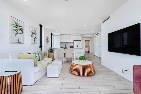 OPUS Apartment - Beach At Your Doorstep Short Walk To Light Rail - Broome Tourism 2