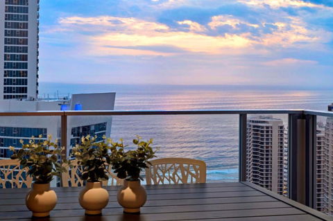 OCEAN VIEW APARTMENTS - Circle On Cavill - Self Contained & Privately Managed - Broome Tourism 0