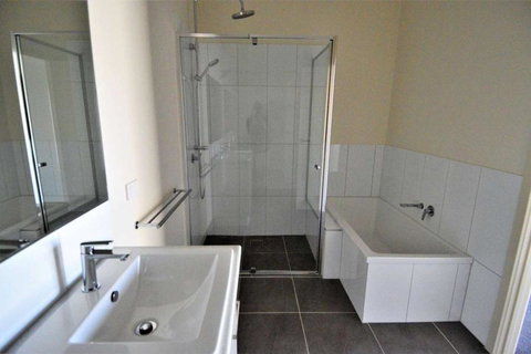 Old Port Townhouse Central To Everything - Broome Tourism 1