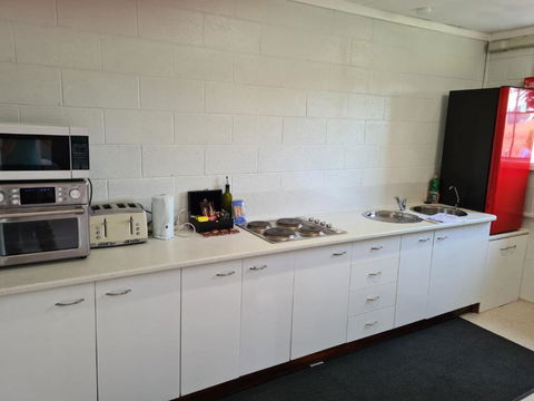 Orchard 2 Bedroom Apartment In Devonport - Broome Tourism 2