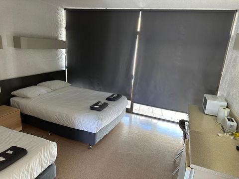 Overlander Hotel - Broome Tourism 1