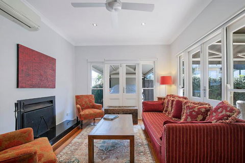 Paddington Cottage - A Classic Queenslander Stay - Broome Tourism 2