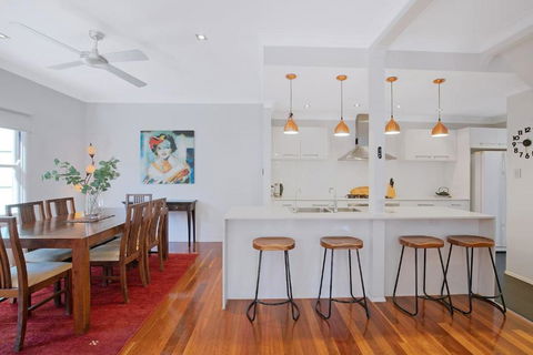 Paddington Cottage - A Classic Queenslander Stay - Broome Tourism 3