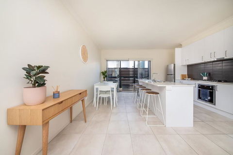 Page Seven By Property Mums - Broome Tourism 1