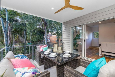 Park Avenue Townhouse Retreat Brisbane Sleeps 10 - Broome Tourism 2