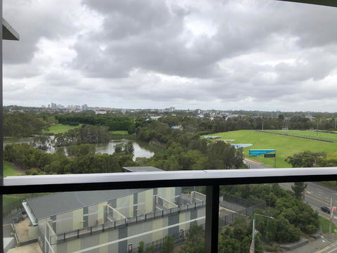 Parkview Modern Apartment W Parking @ Olympic Park - Broome Tourism 3