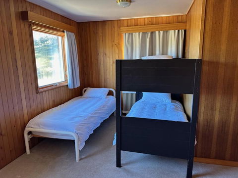 Peer Gynt Ski Lodge - Broome Tourism 3