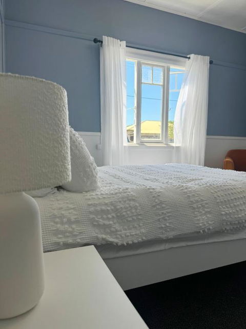 Penguin Paradise Beach House - Broome Tourism 3