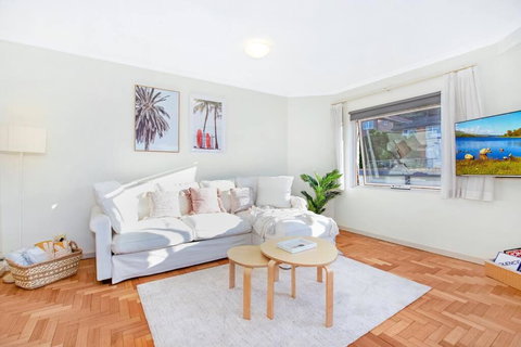 Perfect Manly Retreat, In The Heart Of Manly, Family & Couple Friendly Apartment With CAR SPOT - Broome Tourism 2