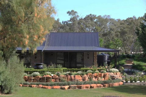Petit Verdot Cottage - A Vineyard Retreat In Barossa Valley - Broome Tourism 0