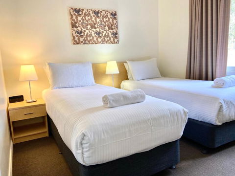 Pokolbin Village Estate - Broome Tourism 1