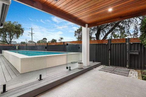 Pool House Hideaway - Broome Tourism 1