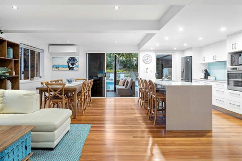 Pool Side Luxury Pet Friendly - Walk To The Beach - Broome Tourism 2