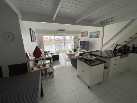 Port Lincoln Marina Waterfront Apartment - Broome Tourism 3