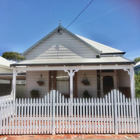 Railway Cottage - Broome Tourism 3