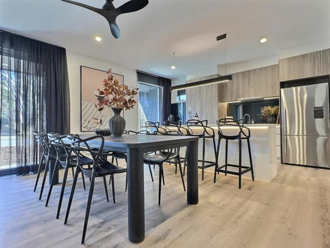 RAM, Alpine Getaways - Broome Tourism 0