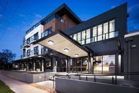Quality Hotel Lakeside - Broome Tourism 1