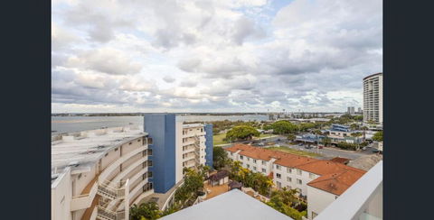 Private Bedroom And Bathroom In A Shared Apartment - Broome Tourism 3