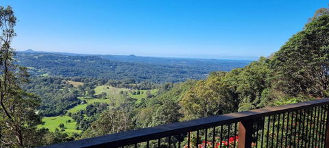 Potters Place Montville - Broome Tourism 2