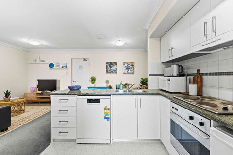 Prime Perth Apartment - Broome Tourism 3