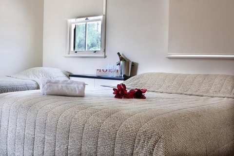 Prince Of Wales Hotel Gulgong - Broome Tourism 1