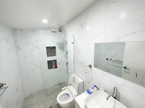 Private, Local Living Studio In Mascot, Airport - Broome Tourism 1