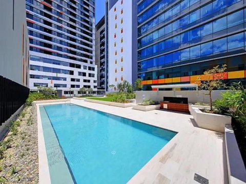 Private Bedroom & Bathroom In Shared Inner Brisbane Apartment - Broome Tourism 0