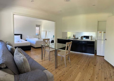 Private Studio House Unit In Dundas Valley - Broome Tourism 0