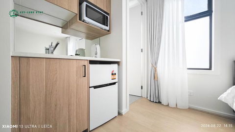 Private Suite With Queen Bed TV - Room 11 - Broome Tourism 2