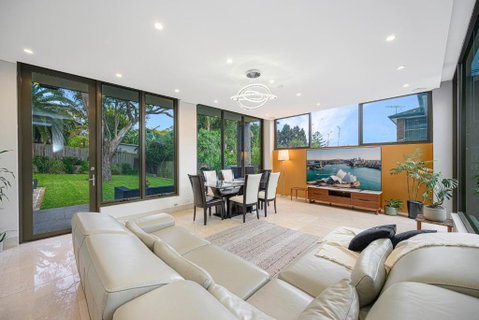 Putney Brand New Luxury House Pool & Waterview - Broome Tourism 3