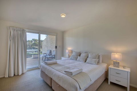 Quarterdeck Apartment - Broome Tourism 2