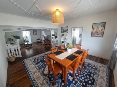 Queensland Charm In Maryborough - Broome Tourism 1