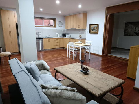 Quiet Nature-Filled Ground Floor Unit - Broome Tourism 2