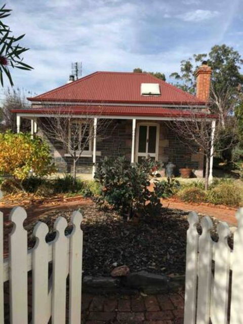 Randell Cottage - Adelaide Hills - Cosy Rustic Hideaway - Broome Tourism 2