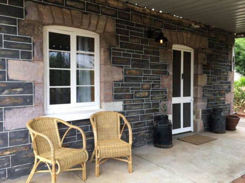 Randell Cottage - Adelaide Hills - Cosy Rustic Hideaway - Broome Tourism 1