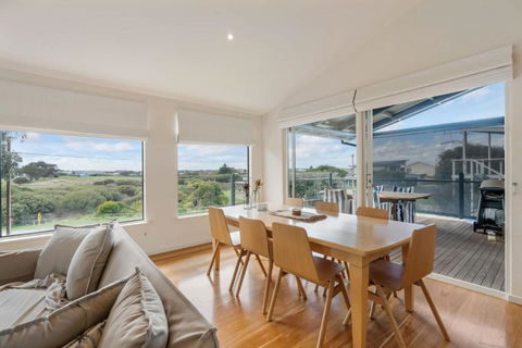 Range View House 23 Bristow Smith Ave Goolwa South-No Linen Included - Broome Tourism 3