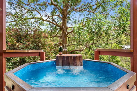 Ravensbourne Escape-Tree Tops - Broome Tourism 0