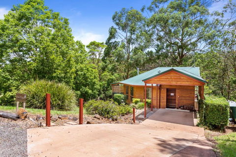 Ravensbourne Escape-Tree Tops - Broome Tourism 1