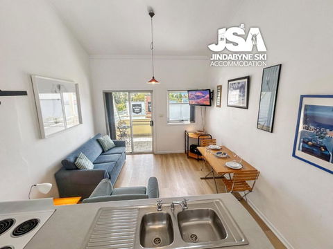 Razorback 3 - Broome Tourism 1