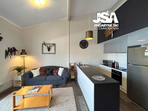 Razorback 6 - Broome Tourism 2