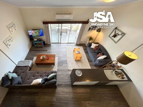 Razorback 6 - Broome Tourism 0